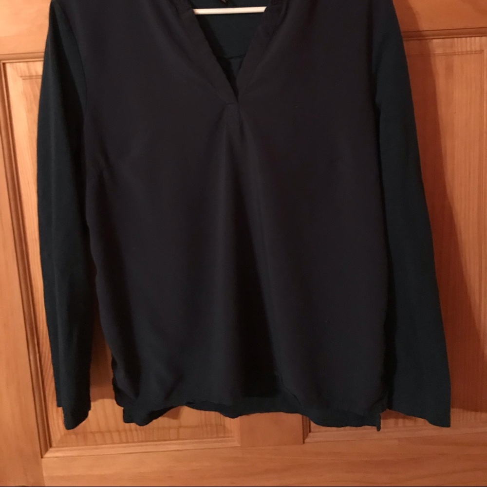 Gap top. Large. Navy blue.